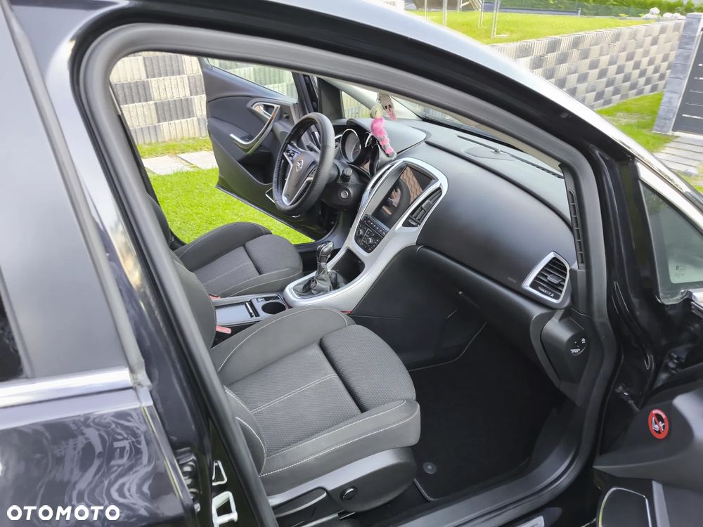 Opel Astra 1.6 Turbo Cosmo - 12