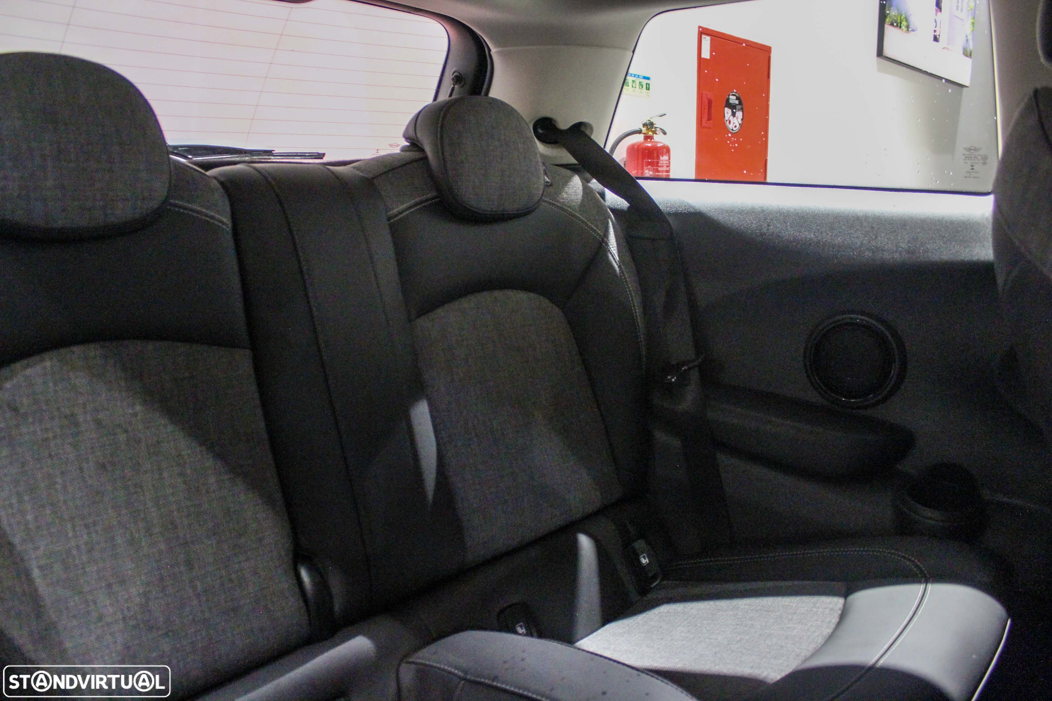 MINI 3 Portas One - 16