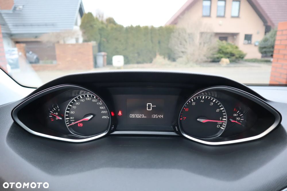 Peugeot 308 1.2 PureTech Allure Pack S&S - 16