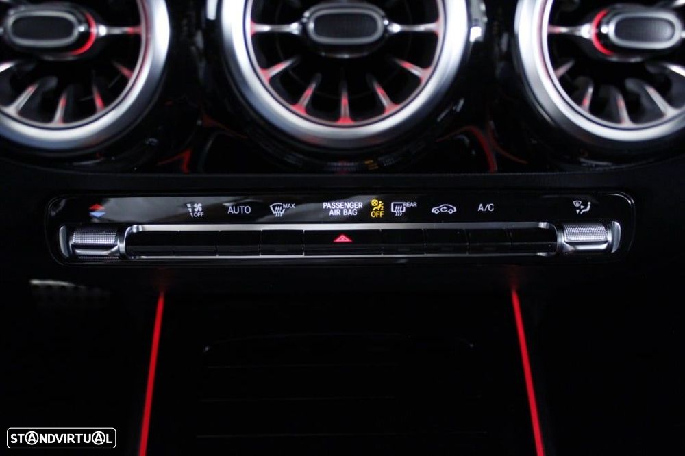 Mercedes-Benz GLA 180 d AMG Line - 31