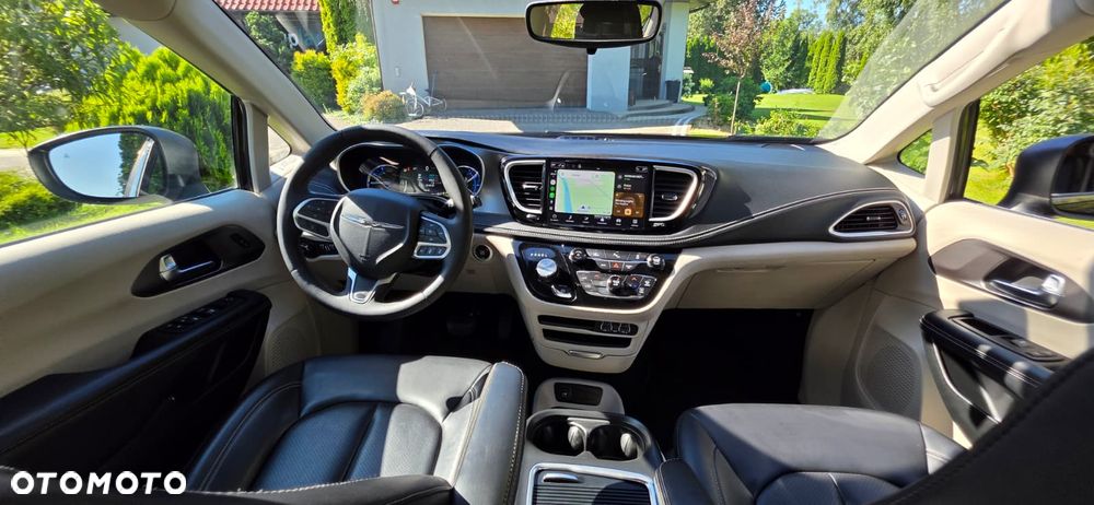 Chrysler Pacifica - 28