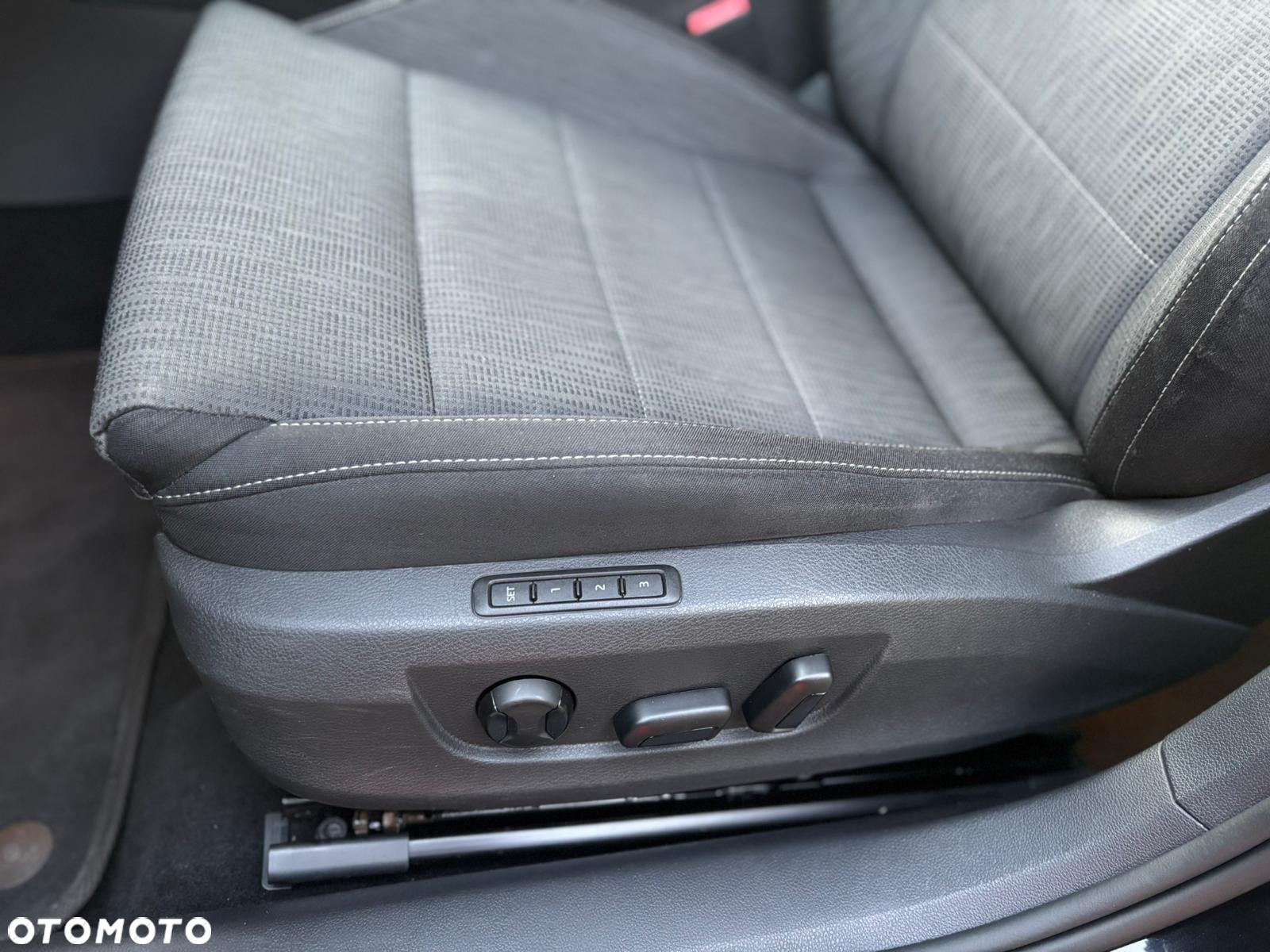 Skoda Superb 2.0 TDI DSG Premium Edition - 17