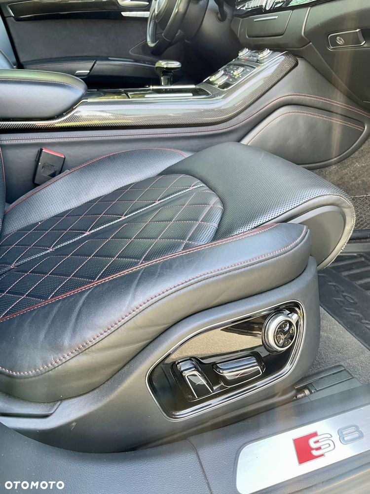 Audi A8 - 12