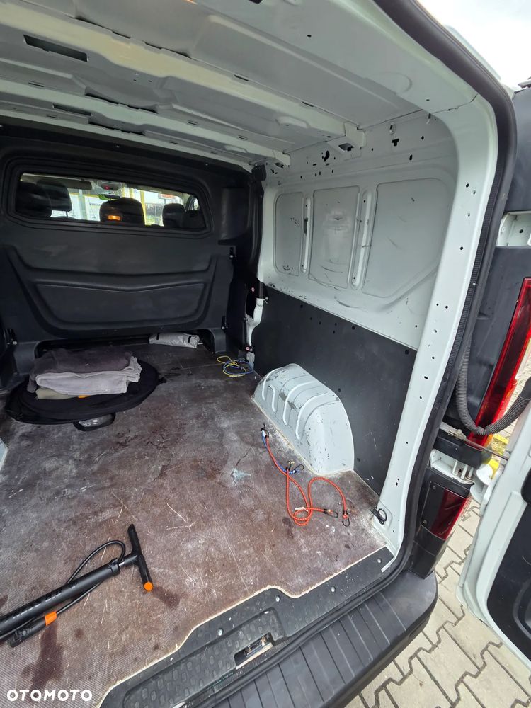 Renault Trafic - 26