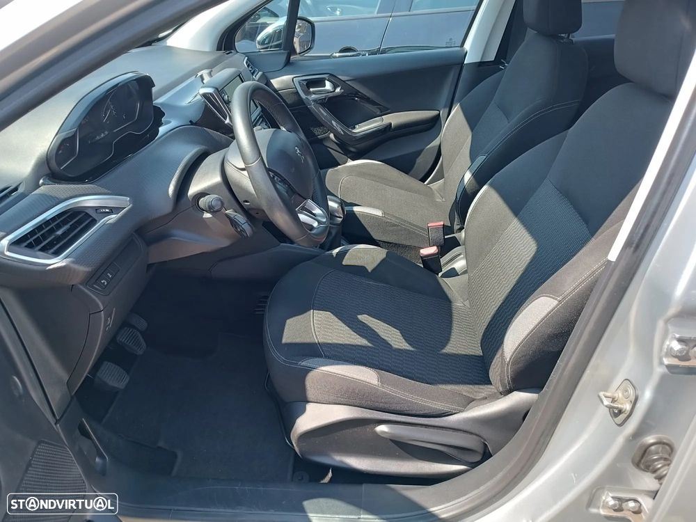 Peugeot 208 1.2 PureTech Style - 9