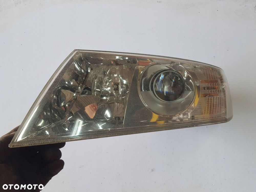 SKODA OCTAVIA 2 II 04-07r LAMPA XENON LEWA PRZÓD ANGLIK - 3