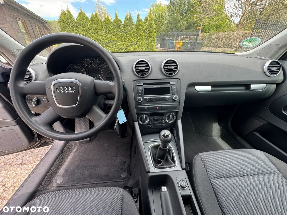 Audi A3 3-drzwiowe 1.6 Attraction - 11