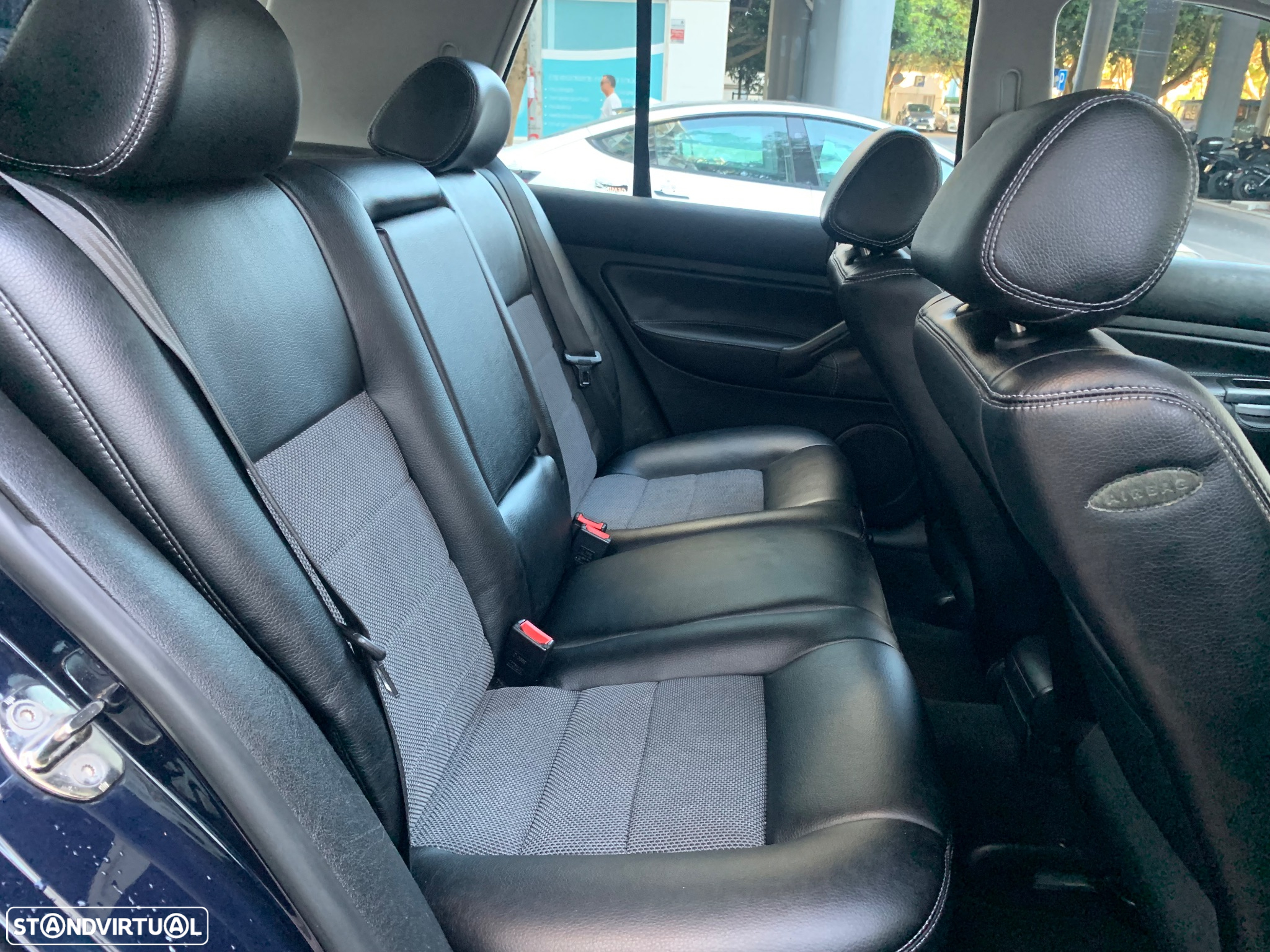 VW Golf 1.9 TDi Highline - 8