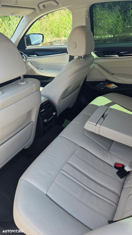 BMW 5 Series 2020 — imagine 9