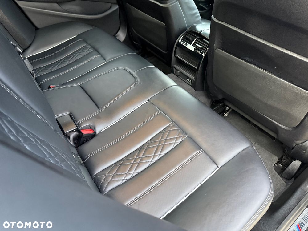 BMW Seria 5 520e M Sport sport - 38
