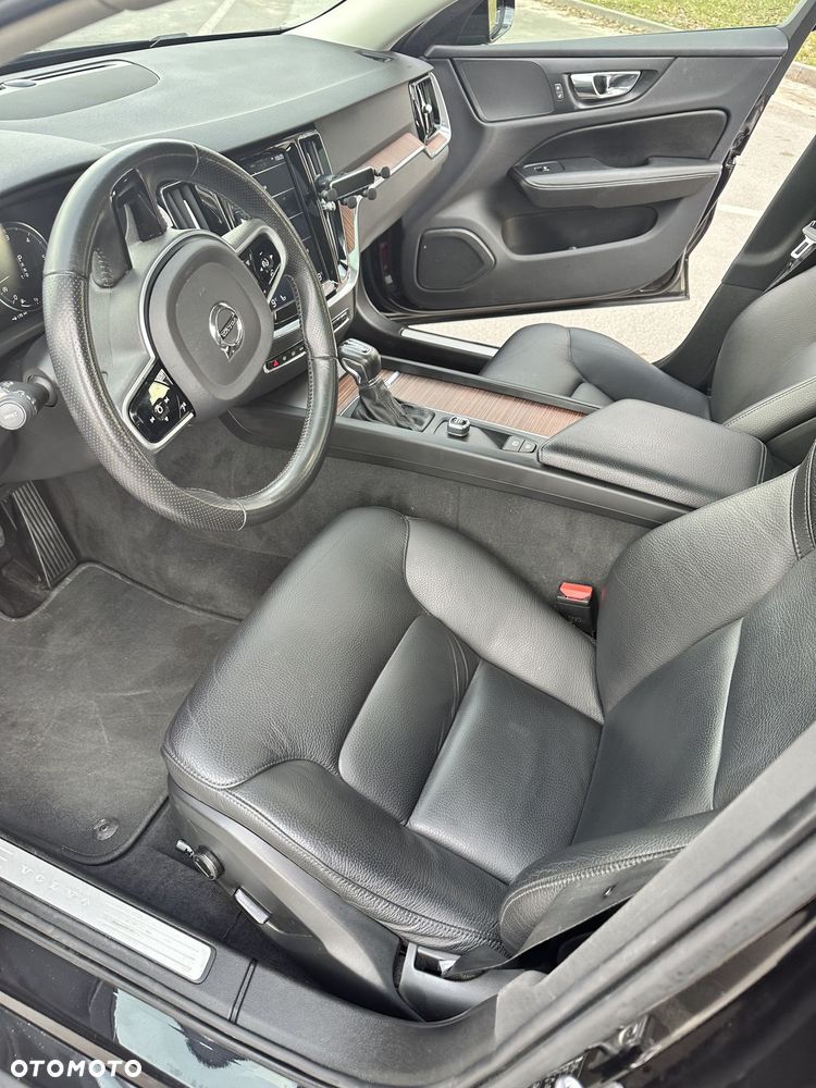 Volvo V60 D3 Geartronic Momentum Pro - 17
