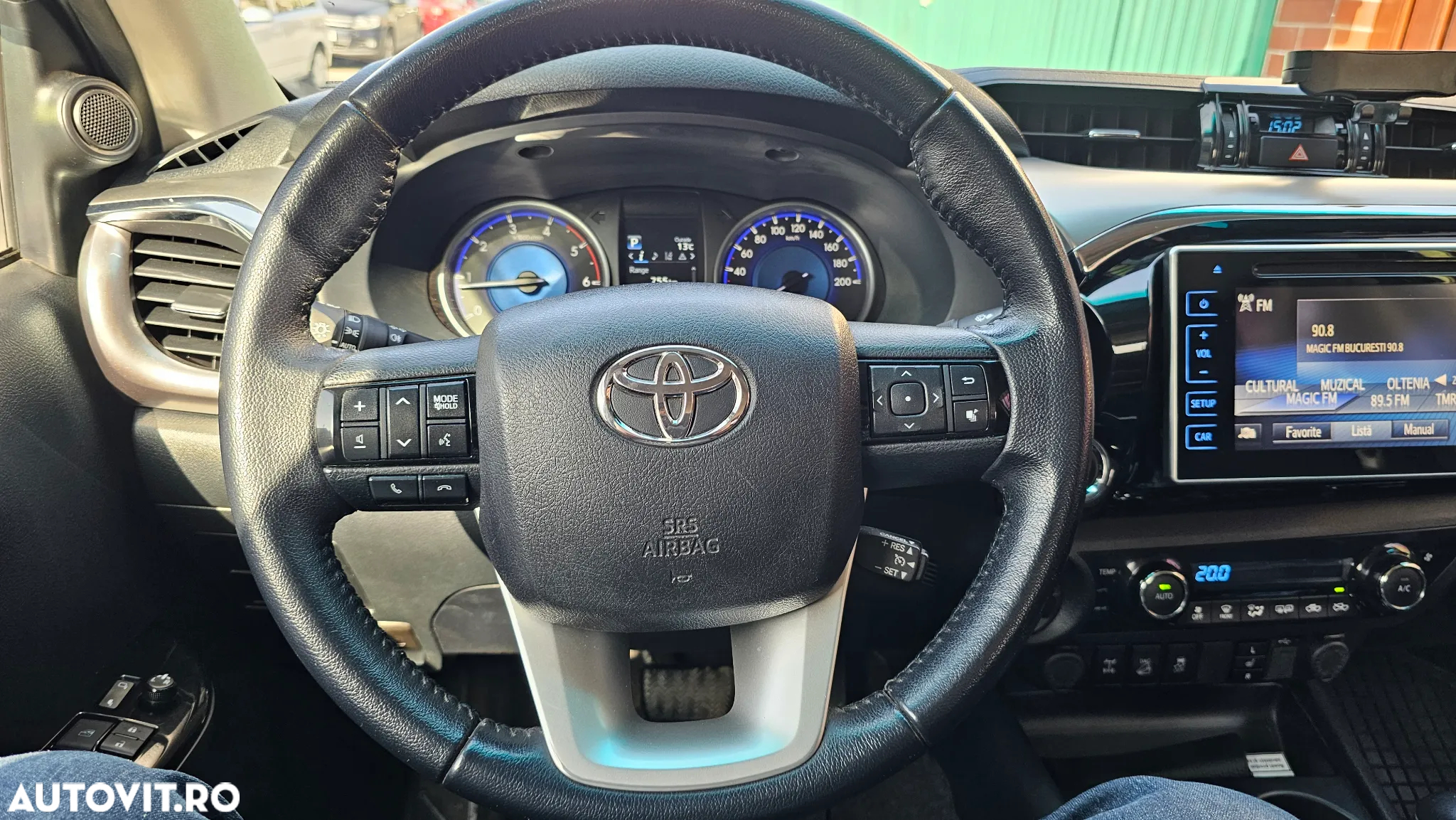 Toyota Hilux 4x4 Double Cab A/T Invincible - 10