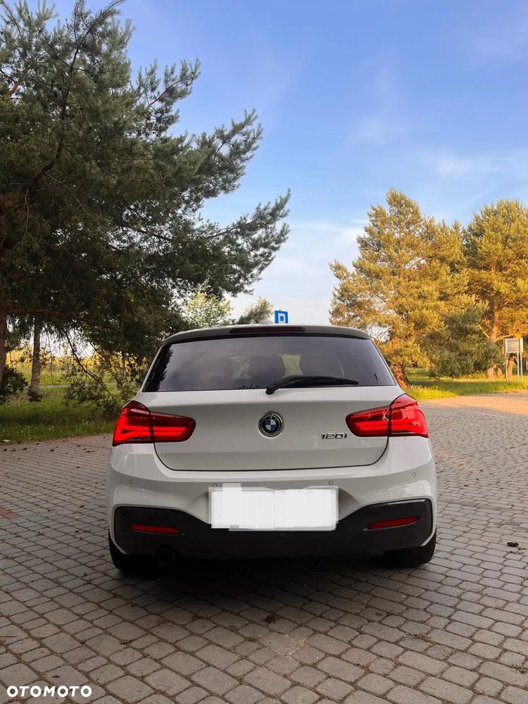 BMW Seria 1 120i M Sport - 4