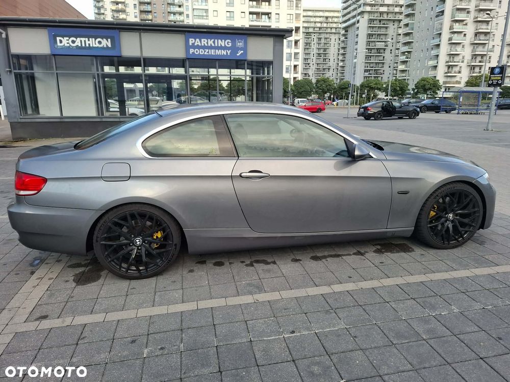 BMW Seria 3 325i - 4