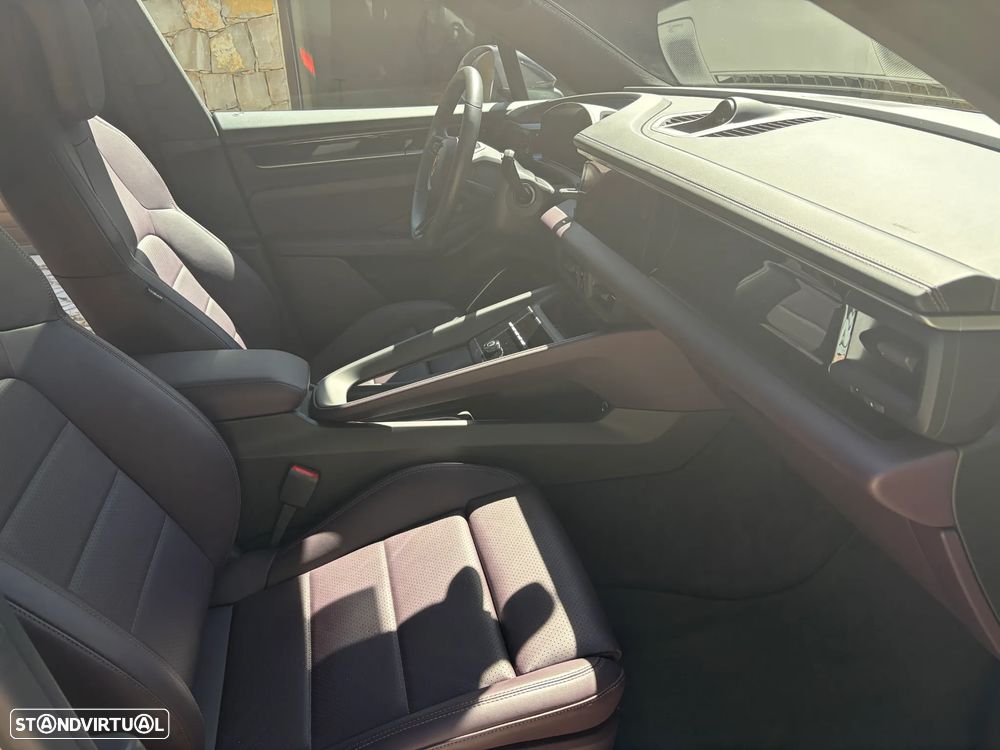 Porsche Macan Electric 4 - 8