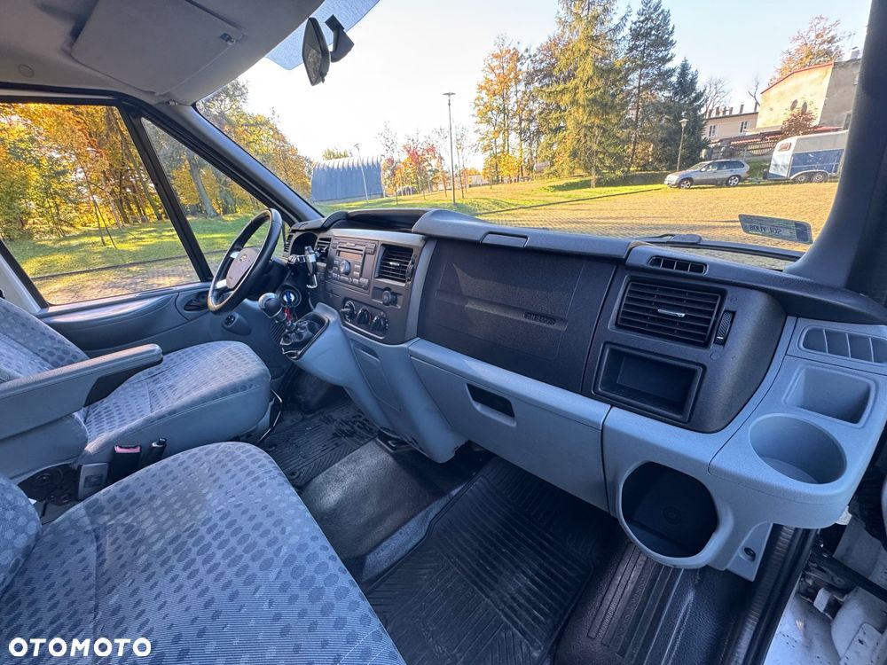 Ford Transit - 25