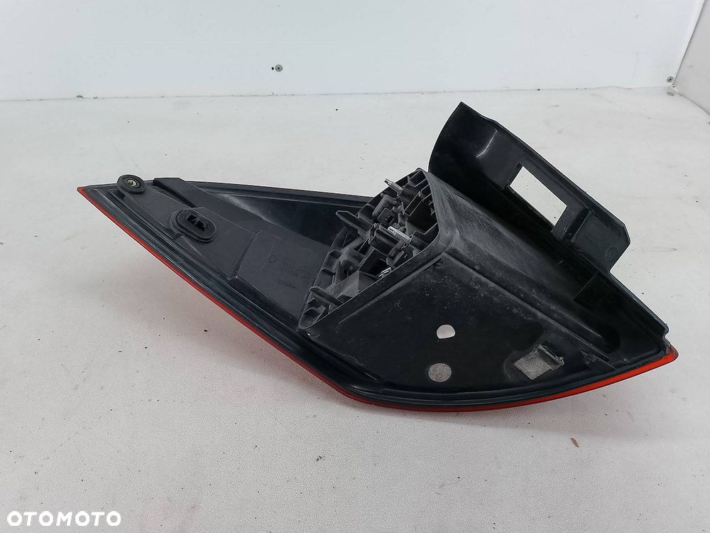 LAMPA TYLNA PRAWA RENAULT LAGUNA III ( 07-15 ) KOMBI - 5