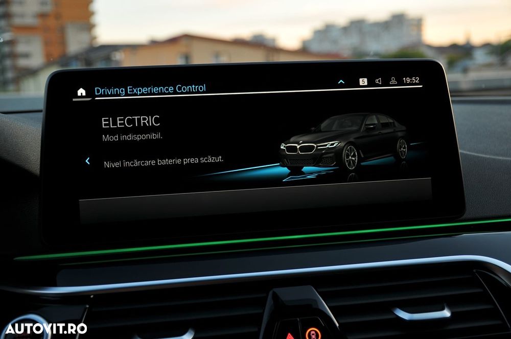 BMW Seria 5 520i AT MHEV - 24