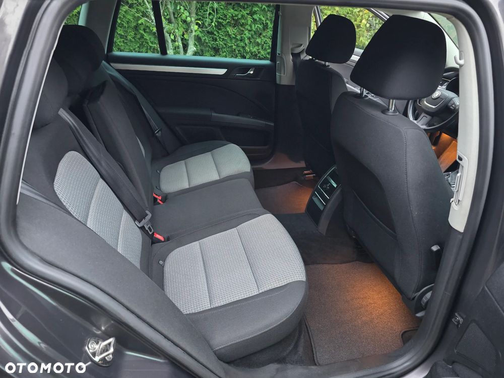 Skoda Superb 2.0 TDI DSG Exclusive - 22