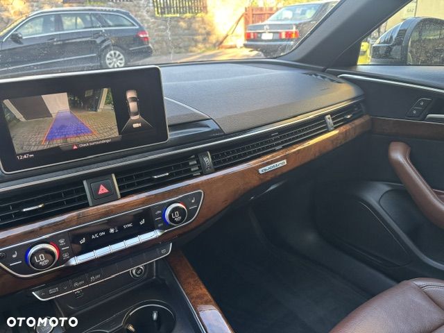 Audi A4 Limousine - 13