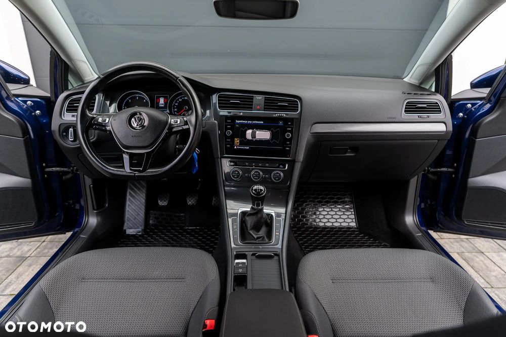 Volkswagen Golf - 21