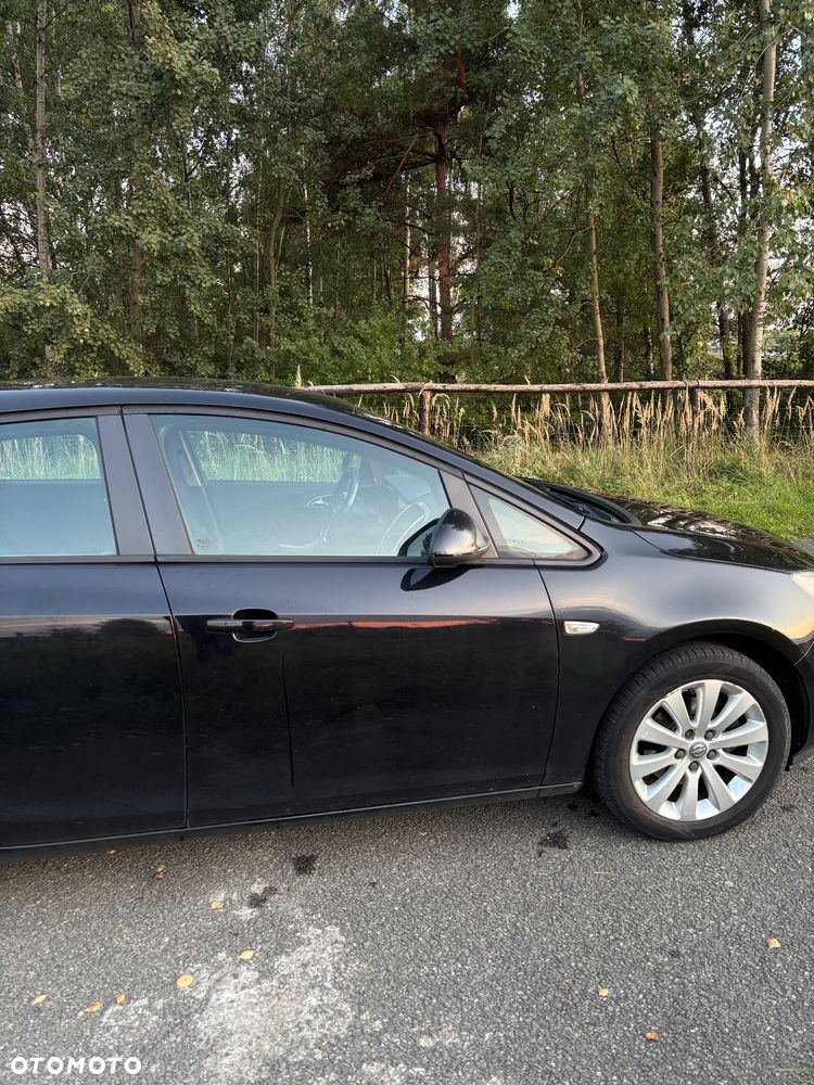Opel Astra IV 1.6 T Cosmo - 15