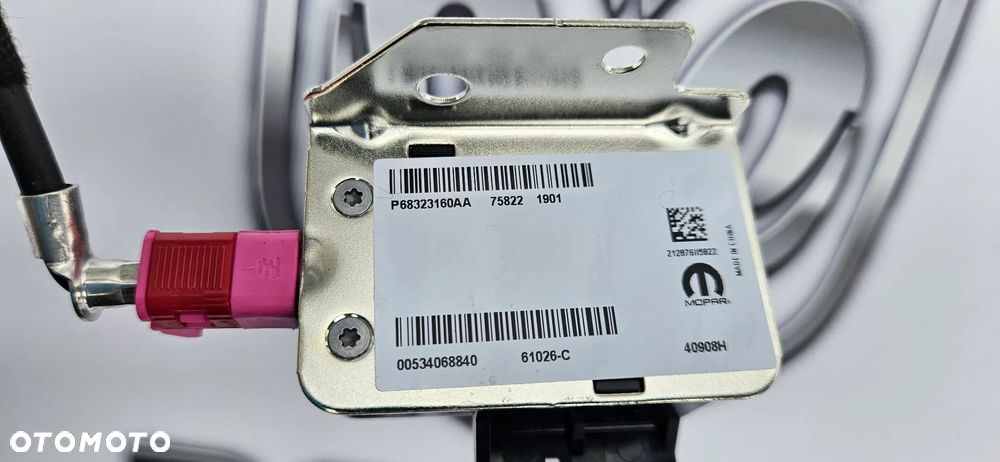 Dodge Durango III LIFT 2021-2025  Moduł Antena Wzmacniacz anteny GPS Płetwa P68323160AA - 4