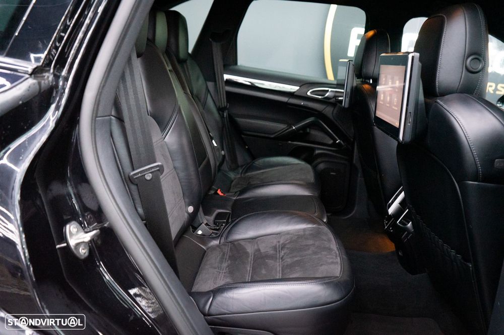 Porsche Cayenne S E-Hybrid Platinum Edition - 47