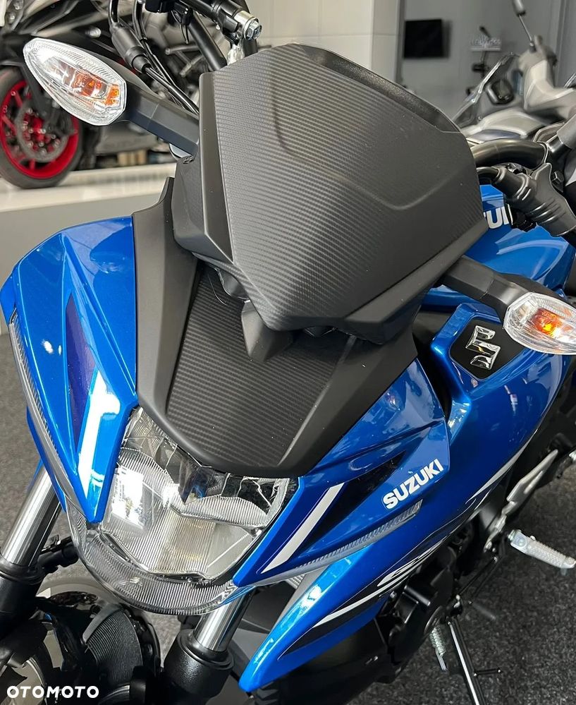 Suzuki GSX - 2