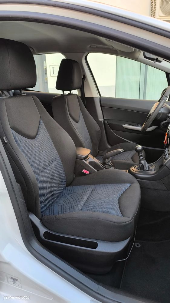 Peugeot 308 1.6 HDi Envy CVM6 - 21