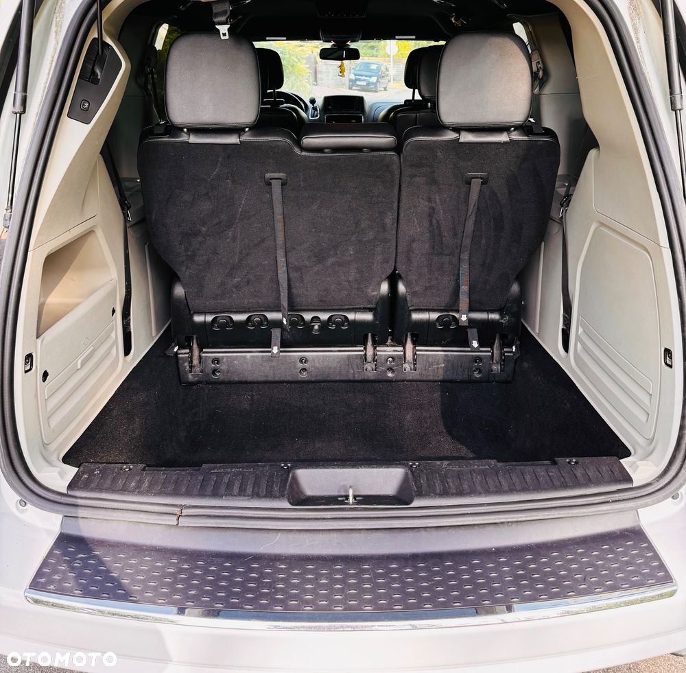 Dodge Grand Caravan - 8