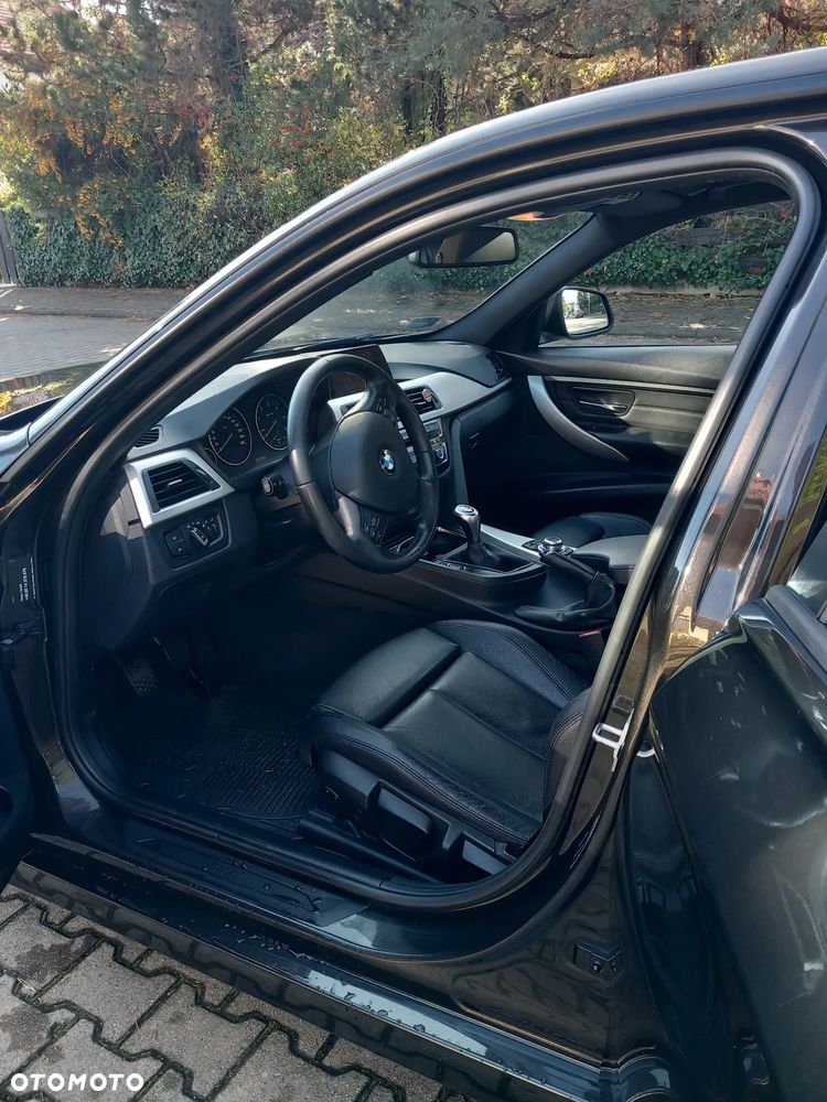 BMW Seria 3 316d - 12