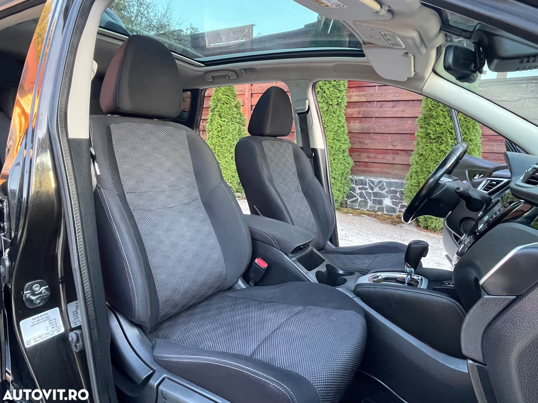 Nissan Qashqai 1.6 DCI Start/Stop X-TRONIC Tekna - 25