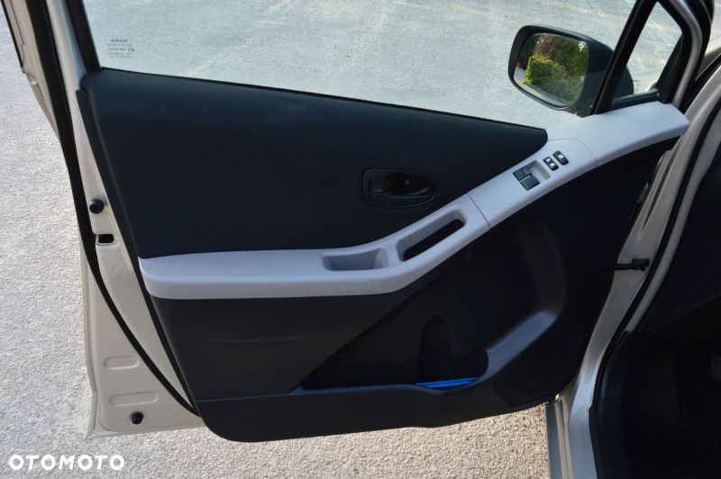Toyota Yaris - 13