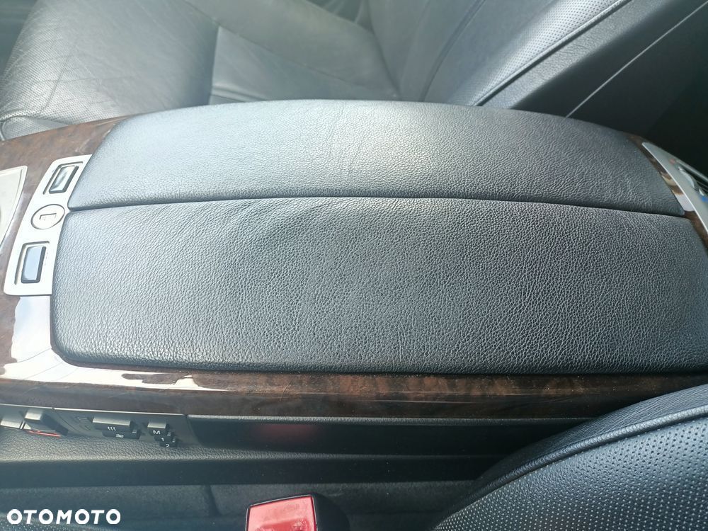 BMW Seria 7 745i - 19