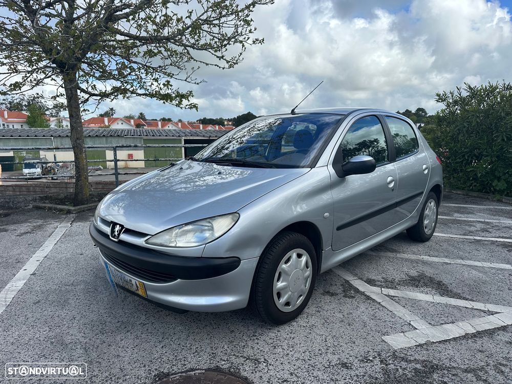 Peugeot 206 1.1 XT - 1