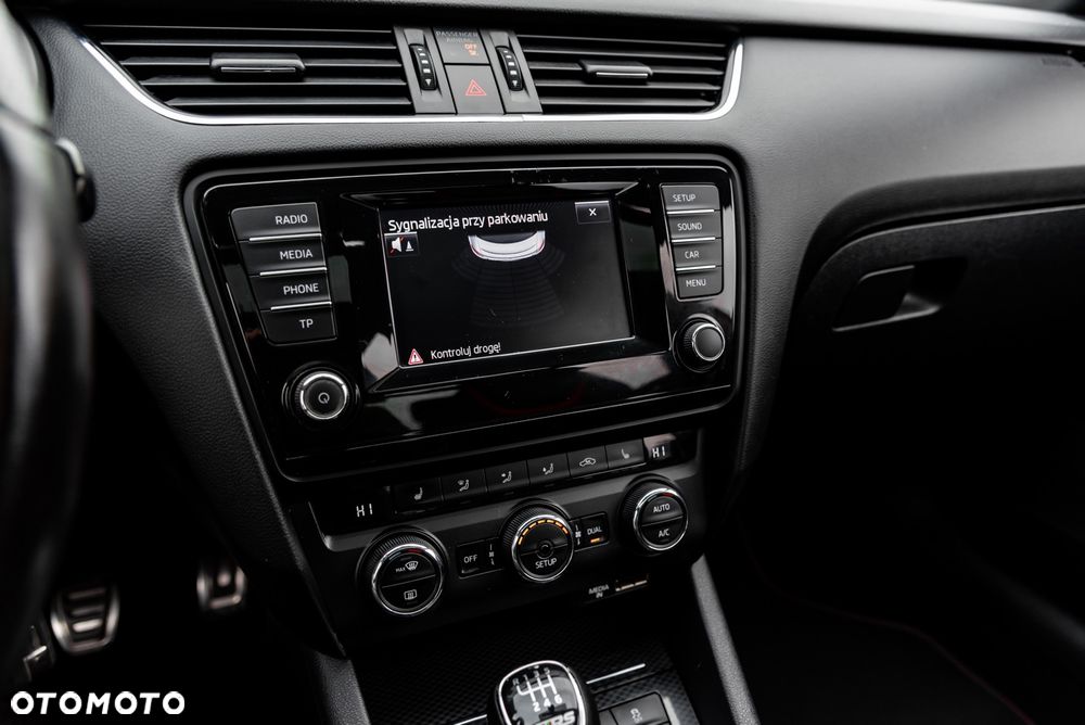 Skoda Octavia 2.0 TSI RS - 37