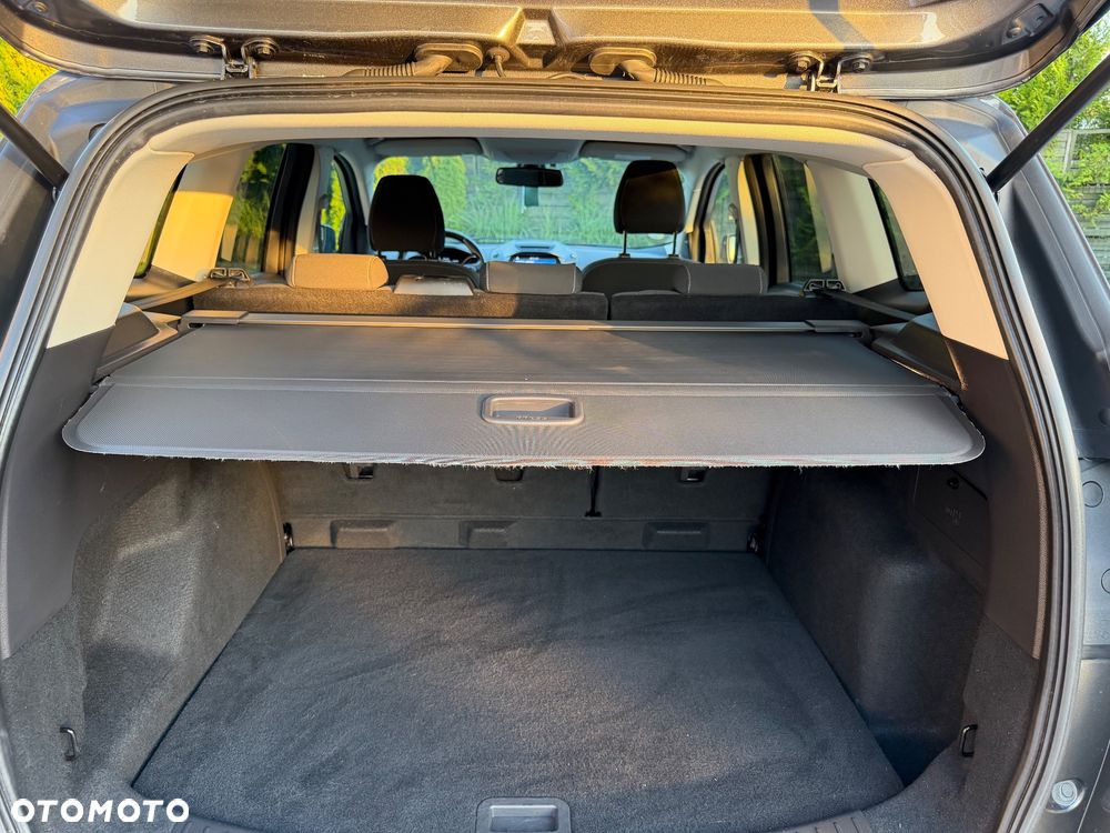 Ford Kuga 2.0 TDCi 2x4 Titanium - 16