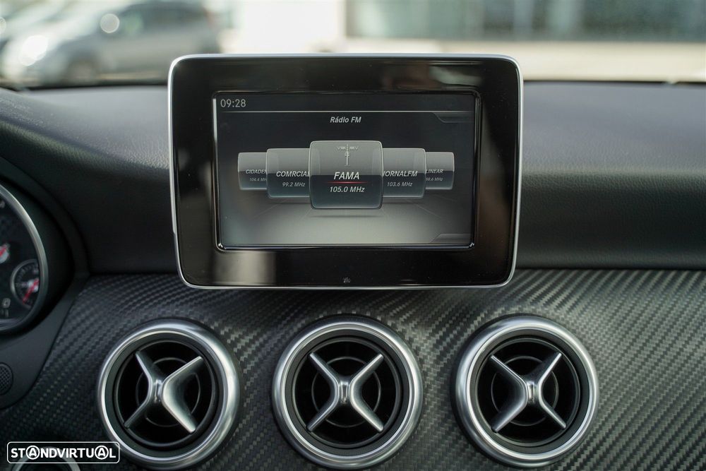 Mercedes-Benz A 180 d AMG Line - 22