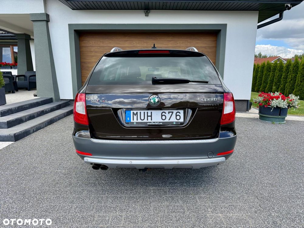 Skoda Superb 2.0 TDI 4x4 DSG Elegance - 11
