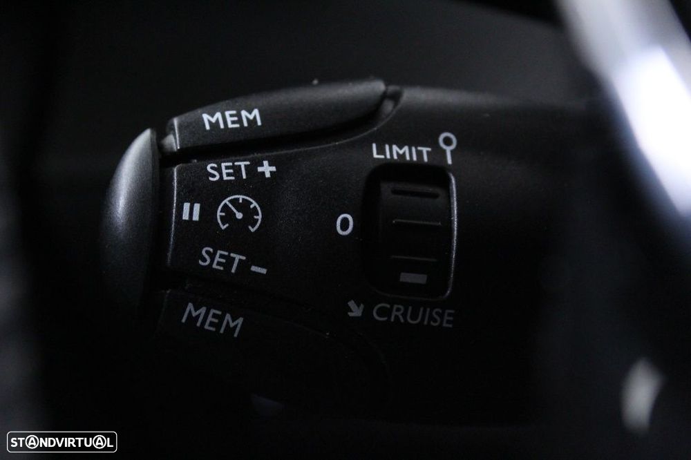 Peugeot 2008 1.5 BlueHDi Active Pack EAT8 - 26