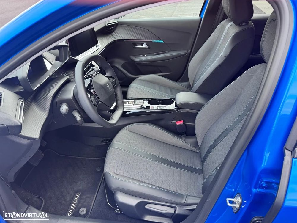 Peugeot e-208 Allure Pack - 17