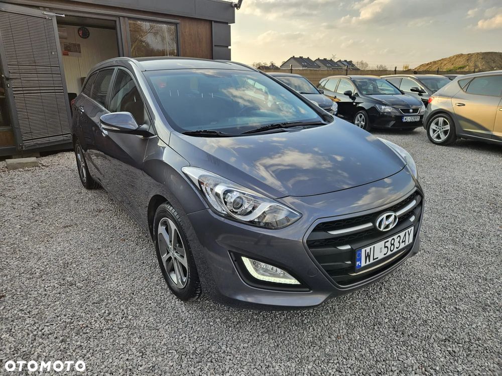 Hyundai i30 blue Kombi 1.6 CRDi Style - 10