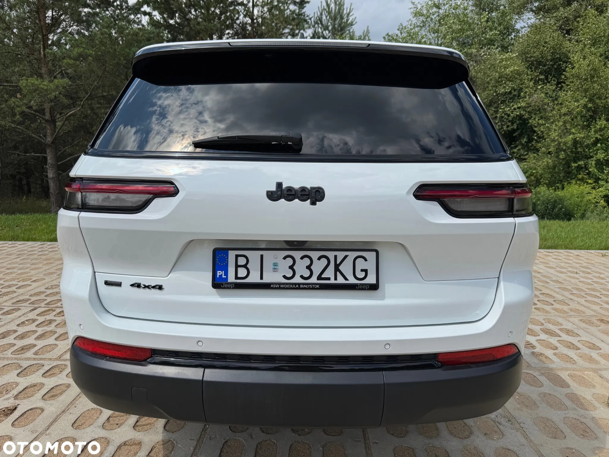 Jeep Grand Cherokee - 15