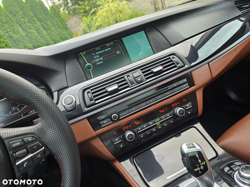 BMW Seria 5 525d Sport-Aut Luxury Line - 21