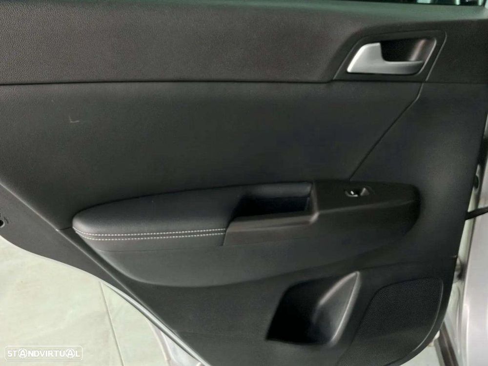 Kia Sportage 1.6 CRDI ISG SX - 24