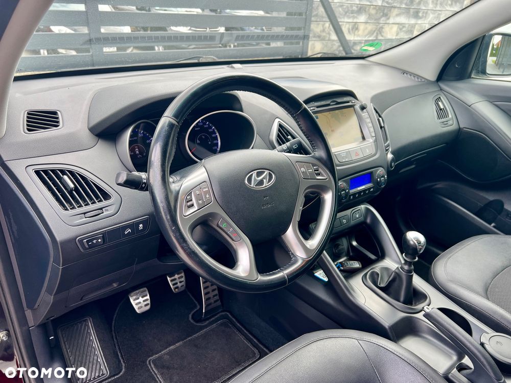 Hyundai ix35 1.6 2WD Fifa World Cup Edition - 16