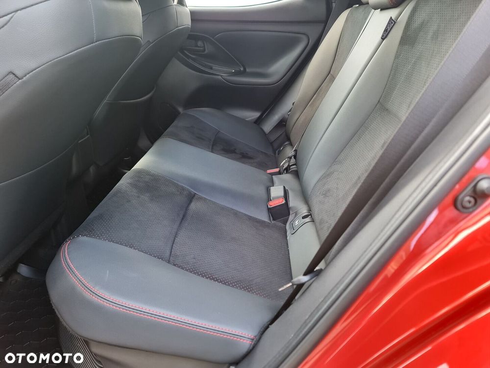 Toyota Yaris - 10
