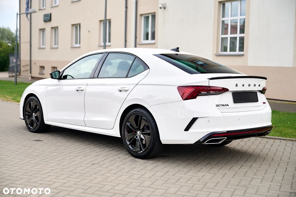 Skoda Octavia 2.0 TDI DSG RS - 3
