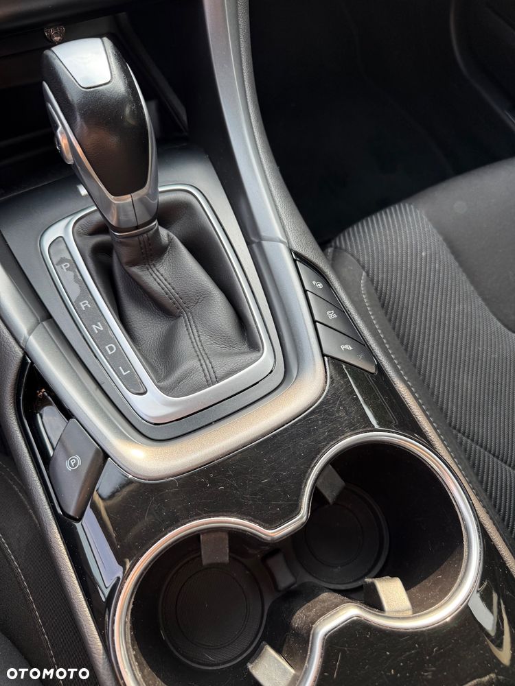 Ford Mondeo 2.0 Hybrid Titanium - 16
